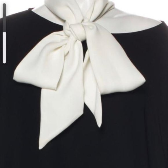 Carolina Herrera Oversized Black Tunic with White Neck Tie - Size M - Picture 4 of 6